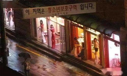 红灯陋巷,探寻老街巷的市井风情与历史变迁